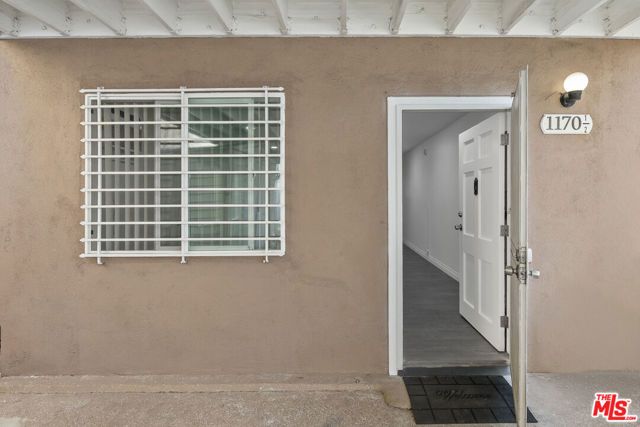 1170 N Bronson Avenue, Los Angeles, CA 90038