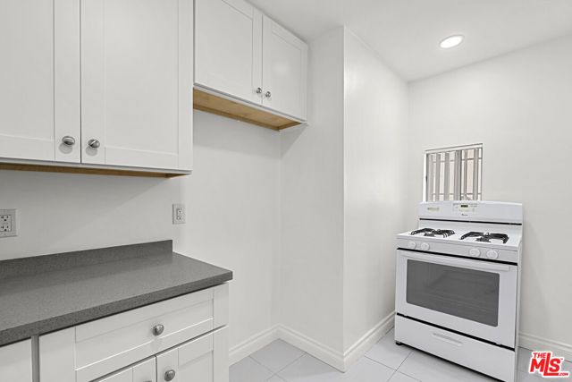 1170 N Bronson Avenue, Los Angeles, CA 90038