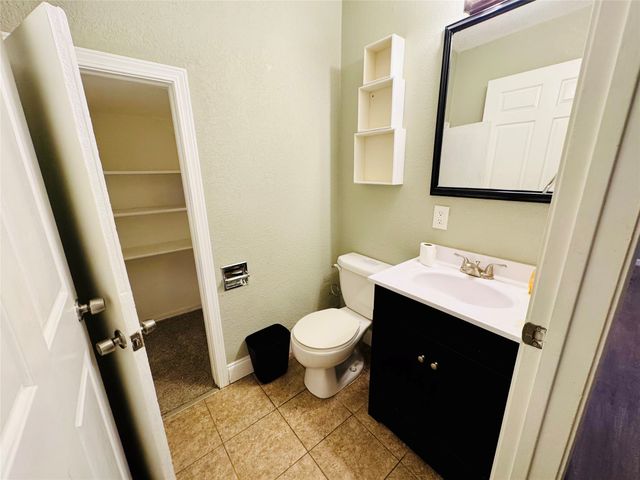 1712 Smokehouse Road, Granbury, TX 76049