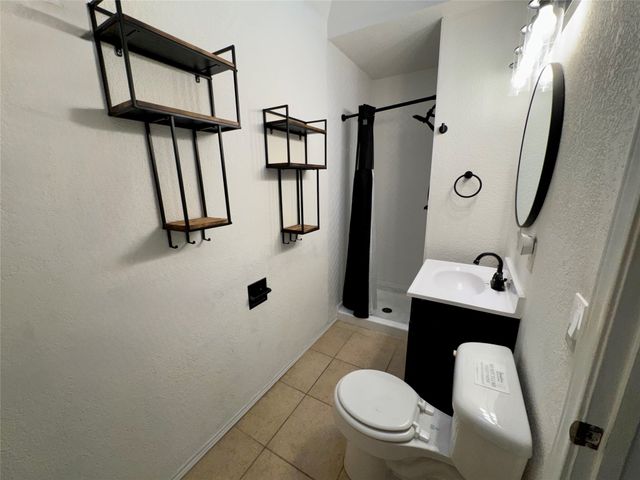 1712 Smokehouse Road, Granbury, TX 76049