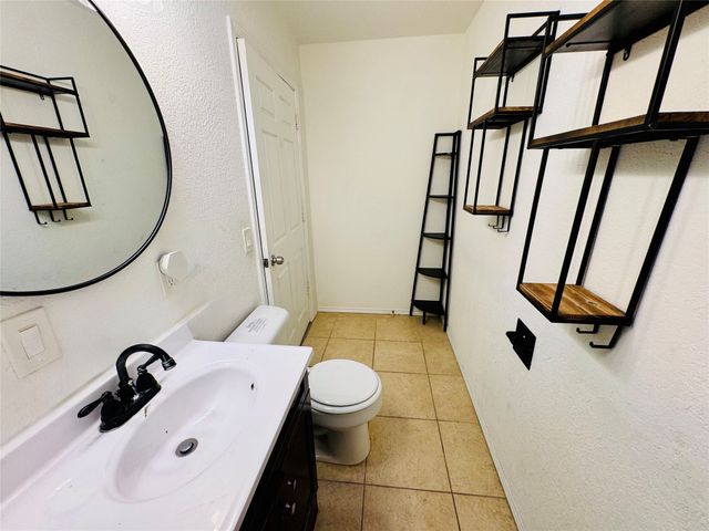 1712 Smokehouse Road, Granbury, TX 76049