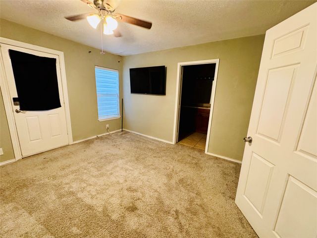 1712 Smokehouse Road, Granbury, TX 76049