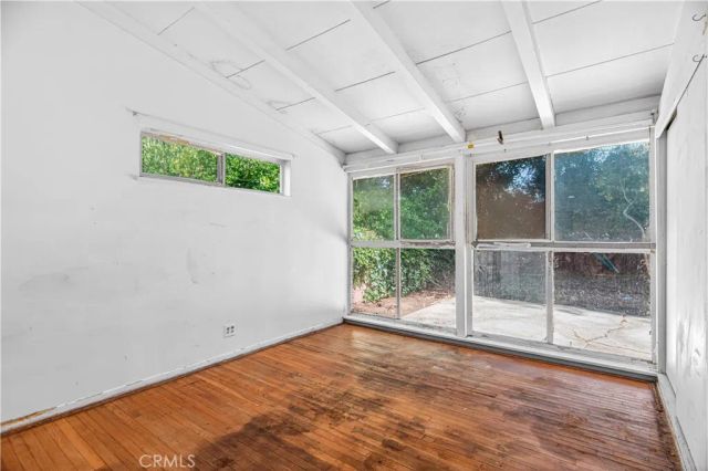 20253 Hamlin Street, Winnetka, CA 91306