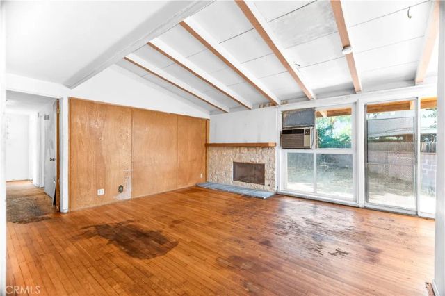 20253 Hamlin Street, Winnetka, CA 91306