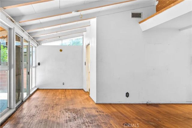 20253 Hamlin Street, Winnetka, CA 91306