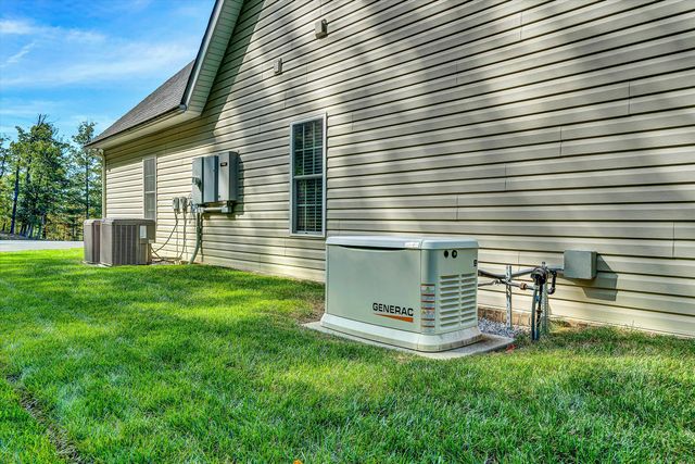 6540 Hidden Falls DR, Salem, VA 24153