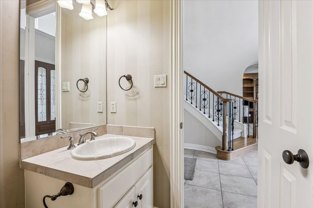 2210 Bywater Drive, Houston, TX 77077