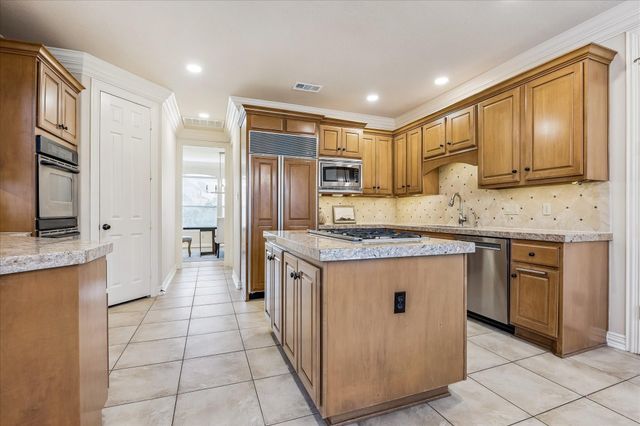 2210 Bywater Drive, Houston, TX 77077
