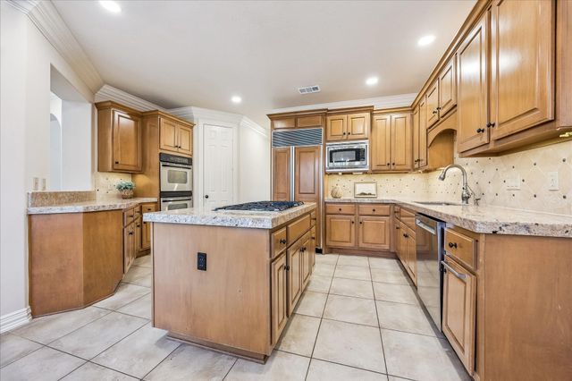 2210 Bywater Drive, Houston, TX 77077