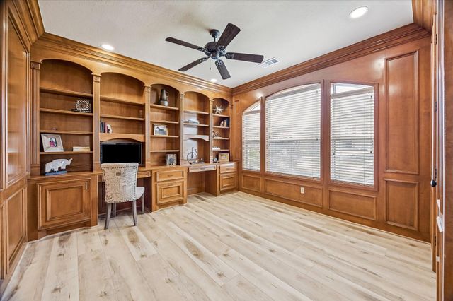 2210 Bywater Drive, Houston, TX 77077