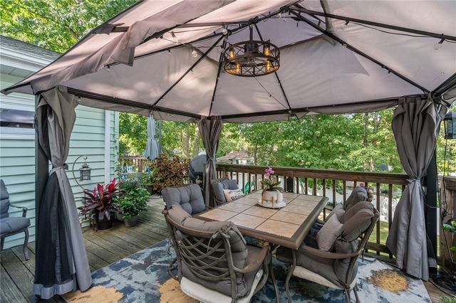 30 Lockwood Road, Cumberland, RI 02864