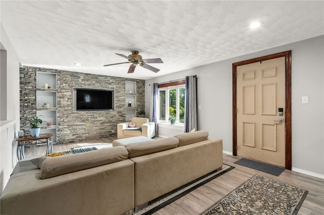 30 Lockwood Road, Cumberland, RI 02864