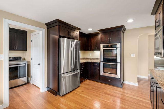 15 Claridge Dr, Worcester, MA 01602