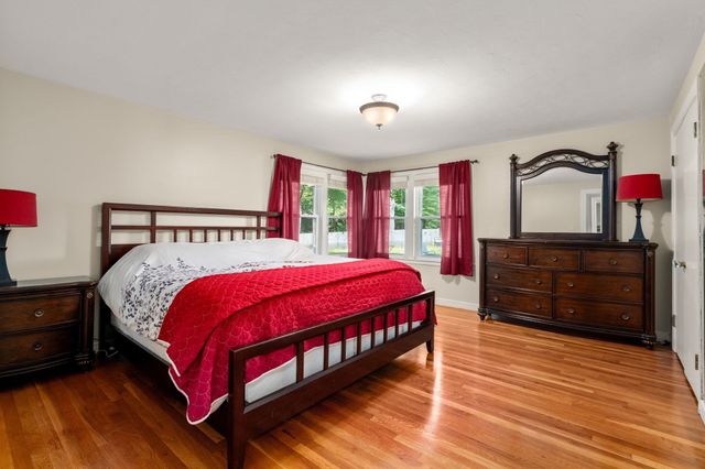 15 Claridge Dr, Worcester, MA 01602