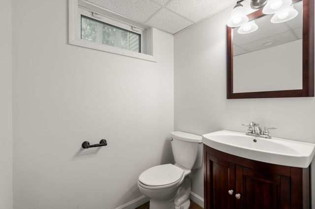 15 Claridge Dr, Worcester, MA 01602
