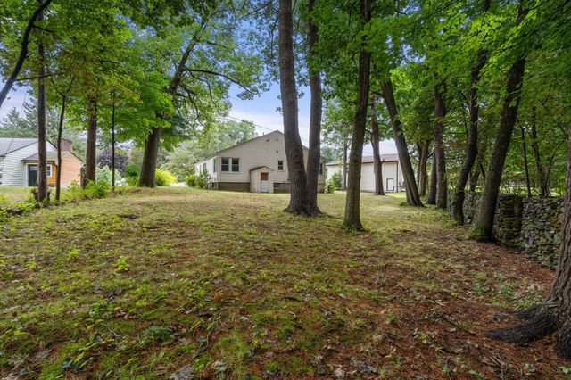15 Claridge Dr, Worcester, MA 01602