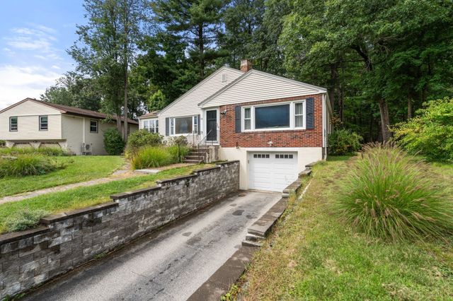 15 Claridge Dr, Worcester, MA 01602