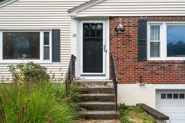 15 Claridge Dr, Worcester, MA 01602