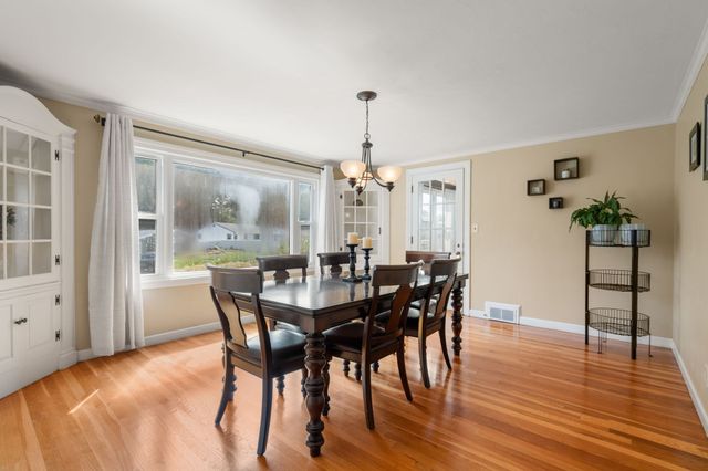 15 Claridge Dr, Worcester, MA 01602