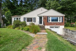 15 Claridge Dr, Worcester, MA 01602