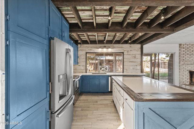 5204 W GARDEN Drive, Glendale, AZ 85304