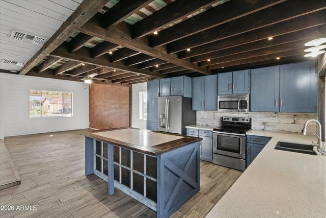 5204 W GARDEN Drive, Glendale, AZ 85304