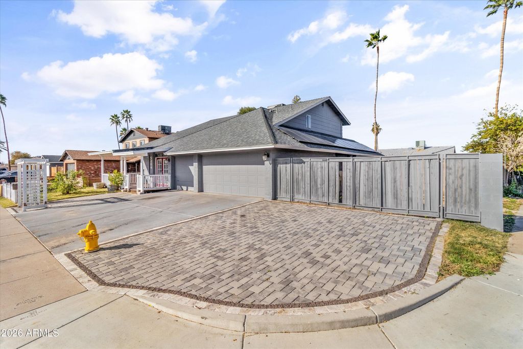 5204 W GARDEN Drive, Glendale, AZ 85304