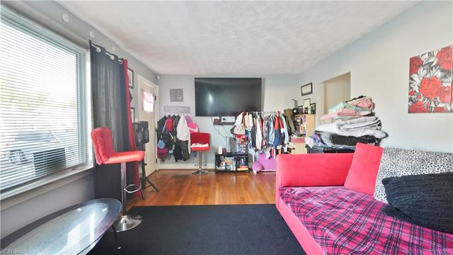 454 Algonquin RD, Hampton, VA 23661