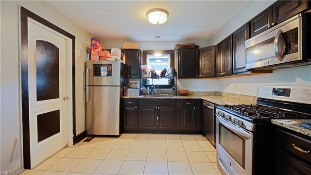 454 Algonquin RD, Hampton, VA 23661