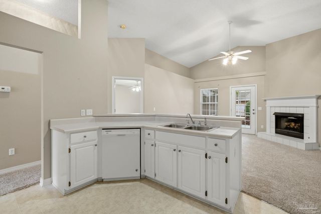 2528 Eclipse Ln, Pensacola, FL 32514