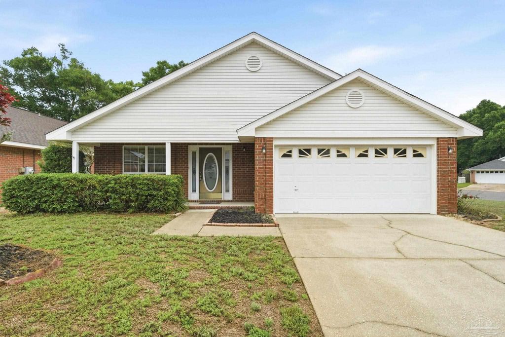 2528 Eclipse Ln, Pensacola, FL 32514