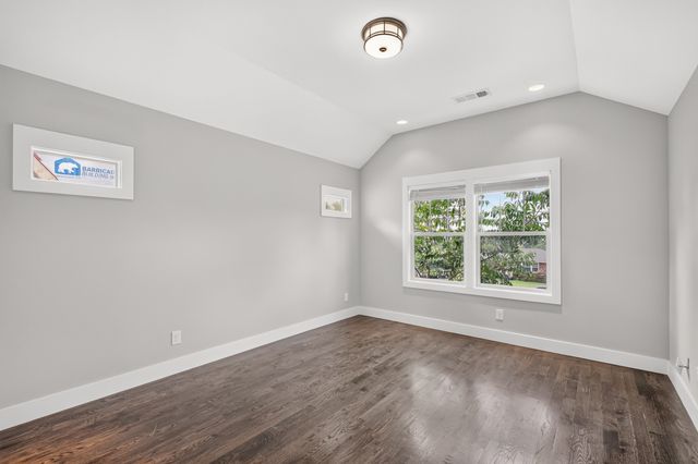 2409B Chapman Dr, Nashville, TN 37206