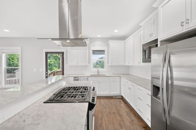 2409B Chapman Dr, Nashville, TN 37206