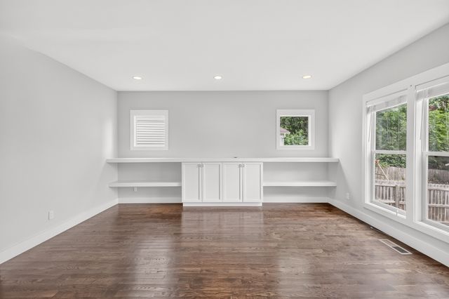 2409B Chapman Dr, Nashville, TN 37206
