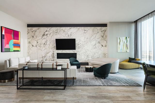 1711 Allen Parkway 1905, Houston, TX 77019