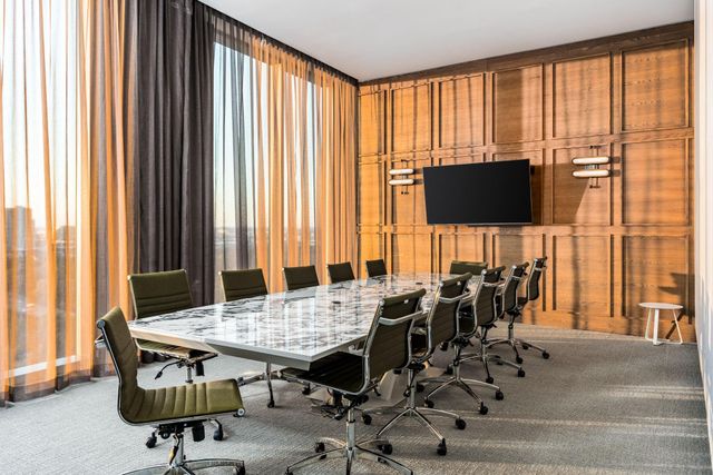 1711 Allen Parkway 1905, Houston, TX 77019