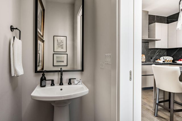 1711 Allen Parkway 1905, Houston, TX 77019