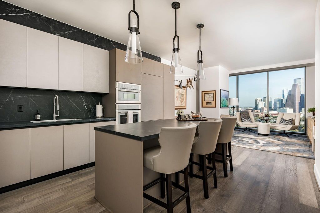 1711 Allen Parkway 1905, Houston, TX 77019