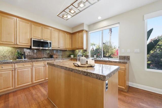 11086 Cedarcrest Way, San Diego, CA 92121