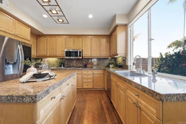 11086 Cedarcrest Way, San Diego, CA 92121