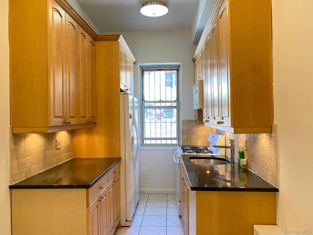 67-25 Clyde Street 1K, Forest Hills, NY 11375