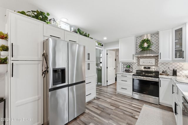 11706 Fountain Hall Ct, Jeffersontown, KY 40299