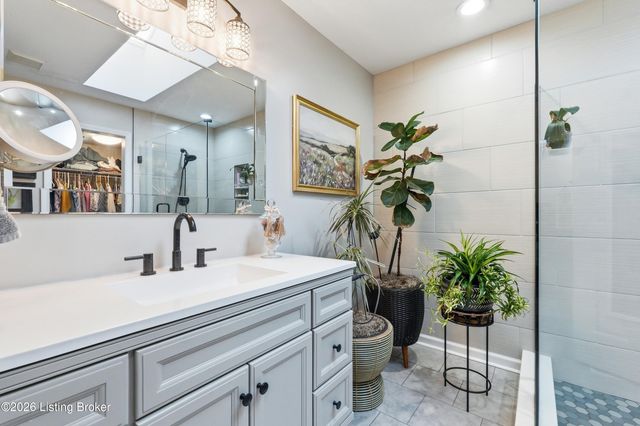 11706 Fountain Hall Ct, Jeffersontown, KY 40299
