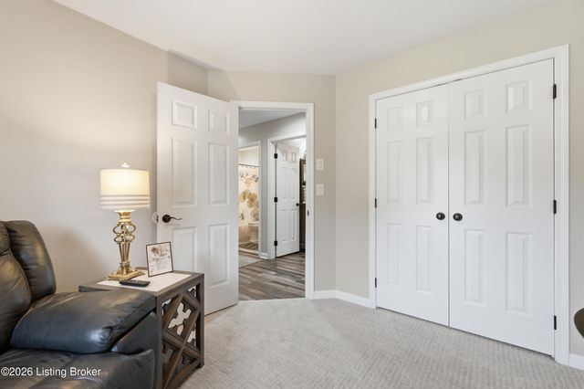 11706 Fountain Hall Ct, Jeffersontown, KY 40299