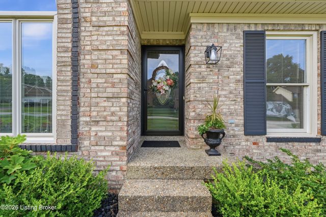 11706 Fountain Hall Ct, Jeffersontown, KY 40299