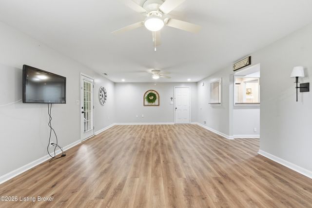11706 Fountain Hall Ct, Jeffersontown, KY 40299