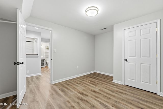 11706 Fountain Hall Ct, Jeffersontown, KY 40299
