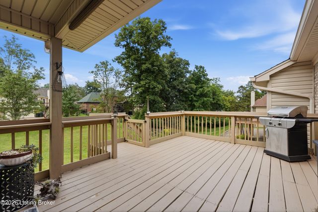 11706 Fountain Hall Ct, Jeffersontown, KY 40299