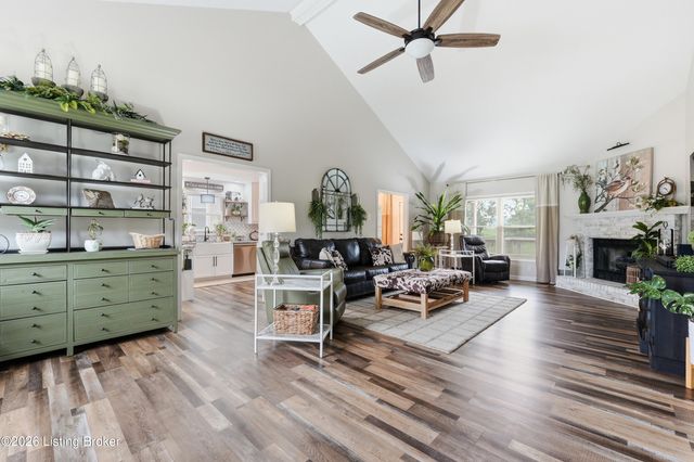 11706 Fountain Hall Ct, Jeffersontown, KY 40299