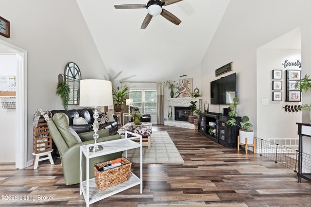 11706 Fountain Hall Ct, Jeffersontown, KY 40299